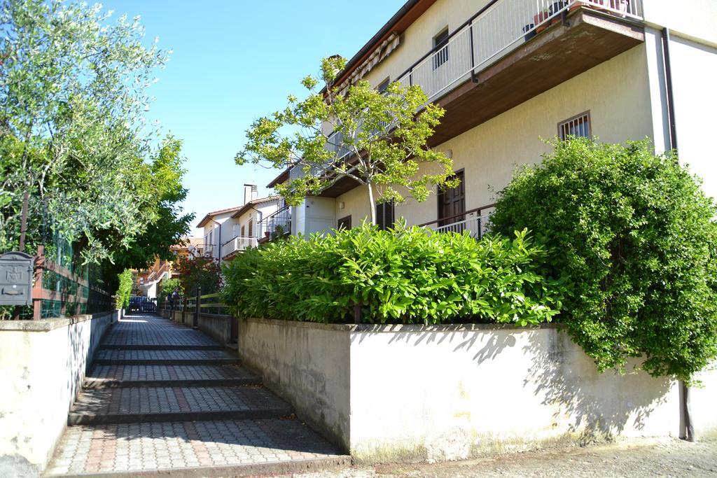 Apartment Santa Maria Bolsena Exteriör bild